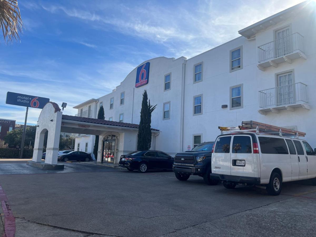 Motel 6 Dallas Tx Downtown Esterno foto