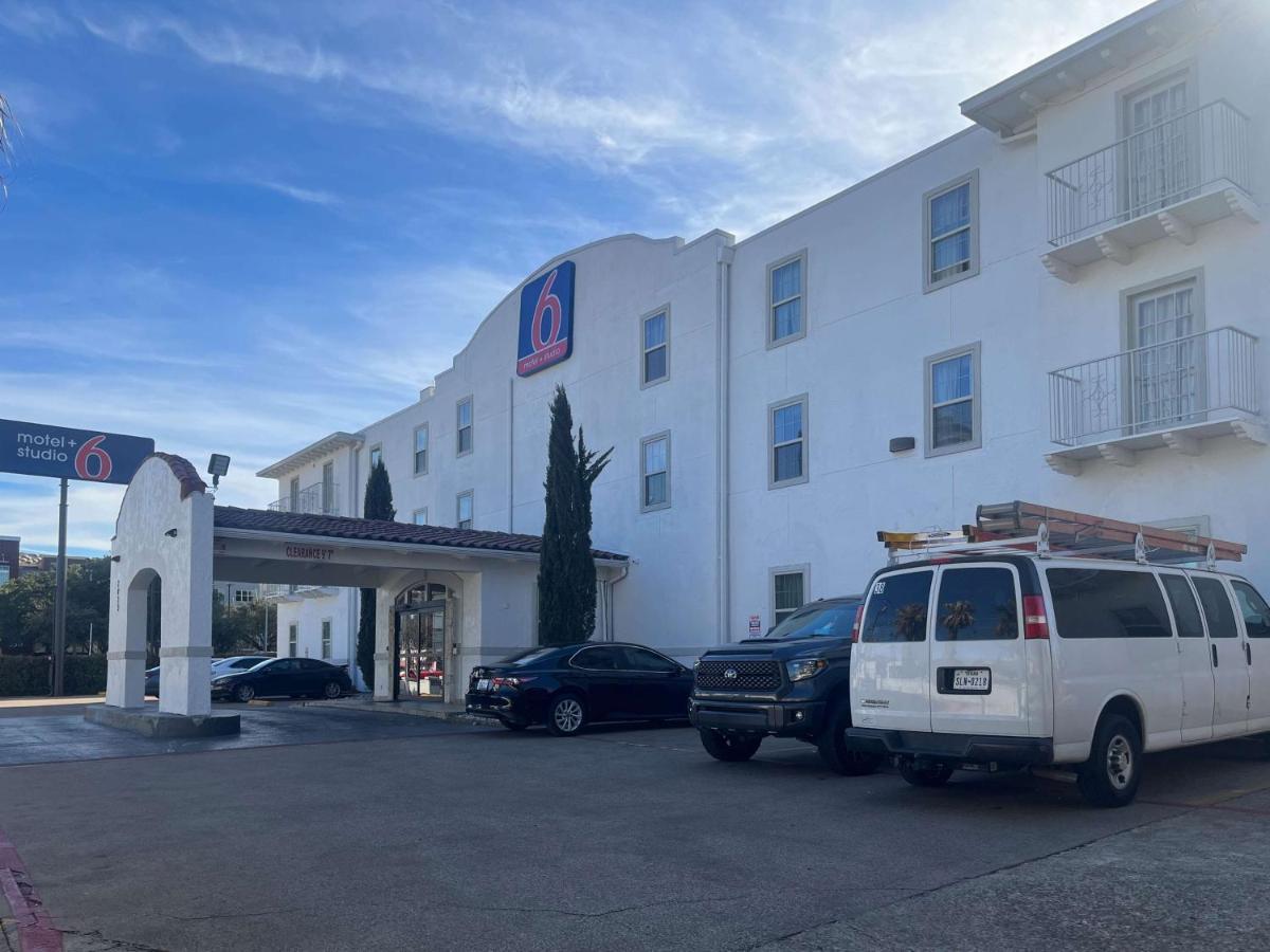 Motel 6 Dallas Tx Downtown Esterno foto